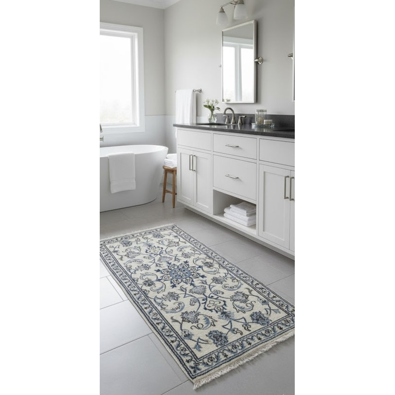 One-of-a-Kind 2'3" X 4'8" 5-10 Years Old Wool Area Rug in Cream