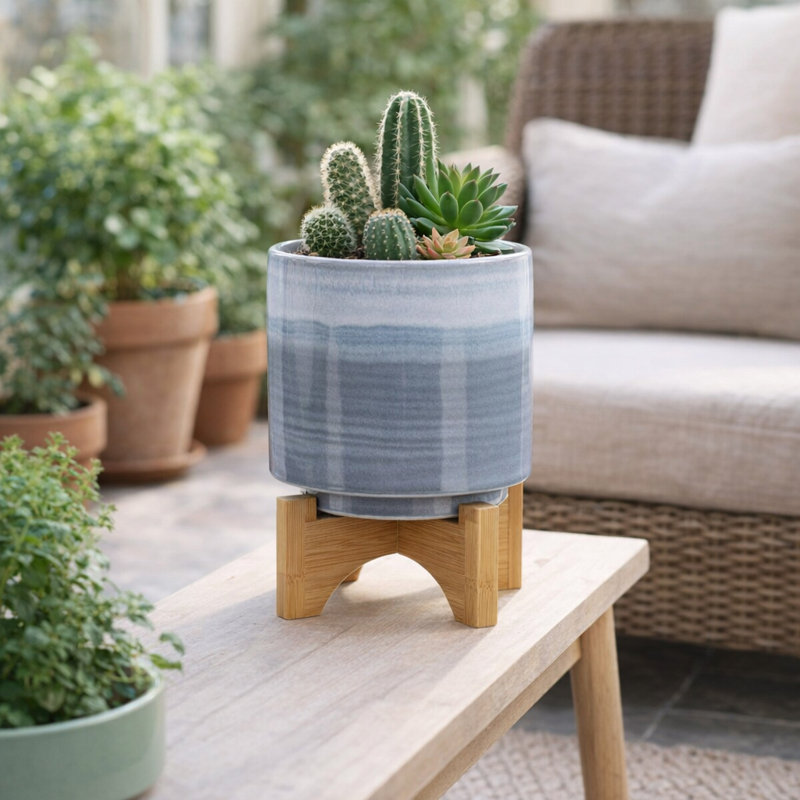 Jardinière moderne en céramique texturée avec support intérieur / extérieur, H 9 po x l 8 po x P 8 po, Striped Blue