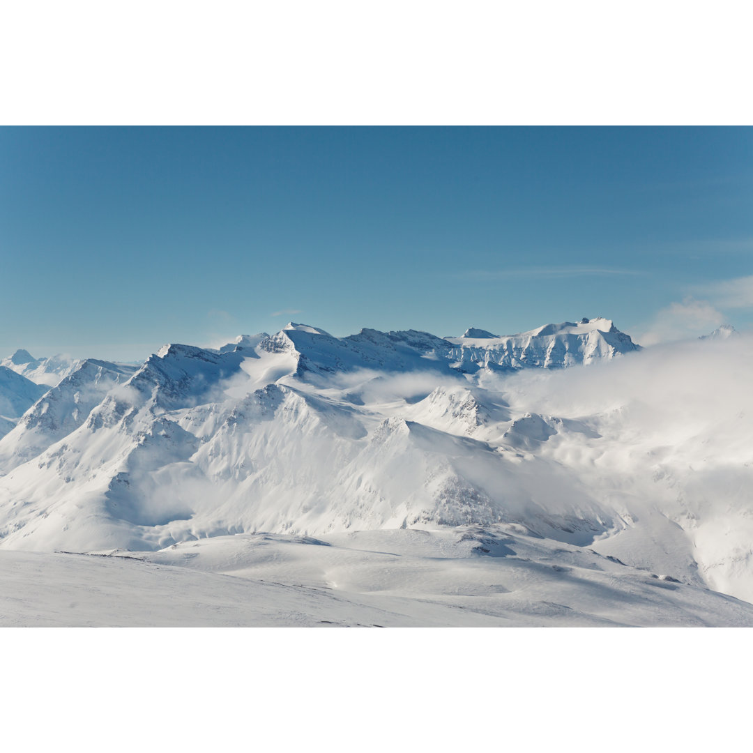 Winterlandschaft im Val D'Isere von Sjoeman - Druck auf Leinwand ohne Rahmen