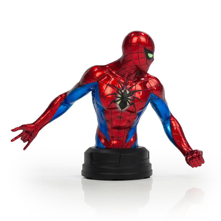 Figurine Spiderman lançant son filet