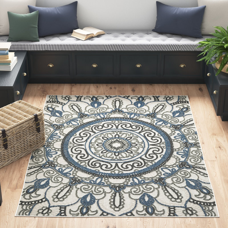 Tapis d'intérieur / extérieur tissé à la machine Inessa , Rectangle 5 pi 3 po x 7 pi 3 po