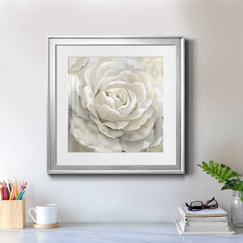 Pétale parfaite - Cadre photo, reproduction d'art sur papier, H 30,5 po x l 30,5 po x P 1,5 po, Encadrement argenté