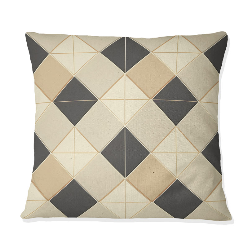 Coussin décoratif beige à motif de triangles gris, H 18 po x l 18 po
