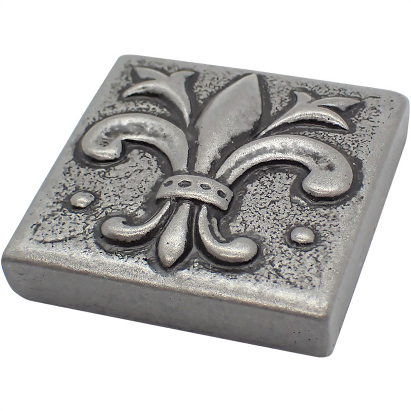 Carreau décoratif en résine 2 po x 2 po Fleur De Lis, Étain / nickel