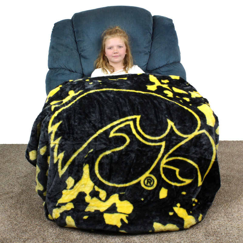 Iowa Hawkeyes Black and Yellow Knitted Throw Blanket