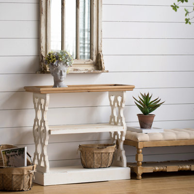 Élégante console inspirée du foyer avec placage en bois naturel, parfaite pour un décor intérieur élégant et fonctionnel.