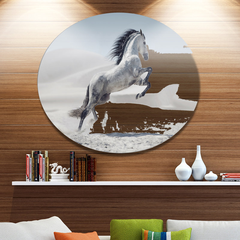 Photographie d'un cheval blanc au galop, H 23 po x l 23 po x P 1 po, Métal