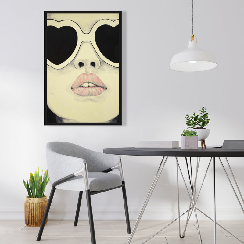 «Jeune femme à lunettes», H 36 po x l 24 po