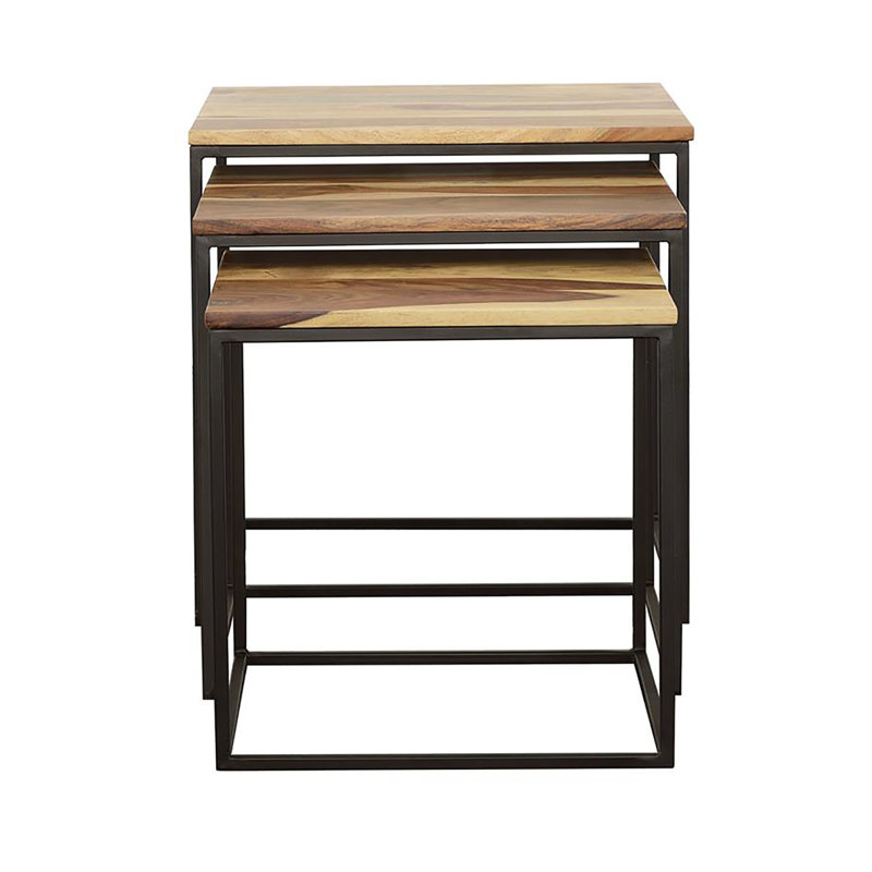 3 tables gigognes en bois - Les pieds en métal noir ajoutent une touche douillette à la maison dans un élément naturel et rustique