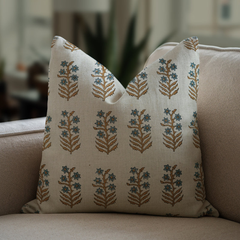 Housse de coussin à motif floral imprimé à la main Fabividine, bleu, Inderdhanush, H 22 po x l 22 po, Carré