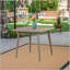 Table d'extérieur robuste en bois d'acacia pour une utilisation polyvalente dans la cour, rehaussant le décor