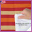 Édredon rouge, orange, rayures beiges-128741923
