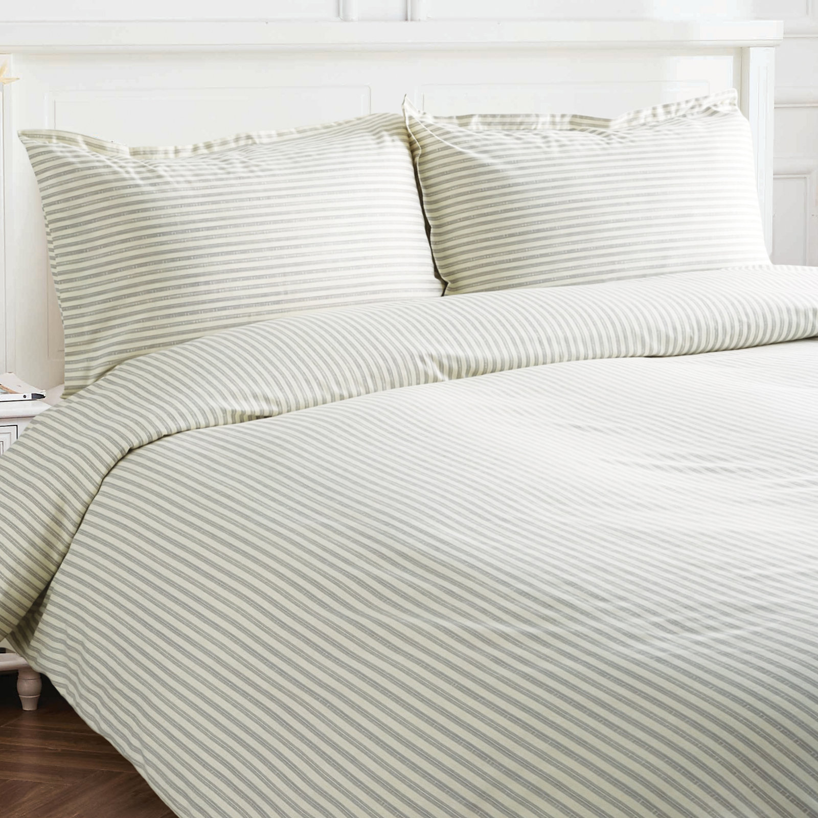 Cobbett Sateen Duvet Cover Set, King Duvet Cover + 2 Shams, Gray