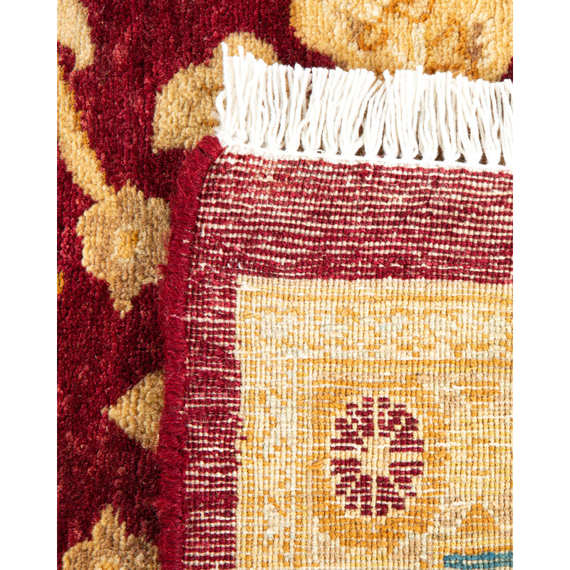 Tapis unique noué à la main Keenan - framboise, 6 pi 3 po x 8 pi 10 po