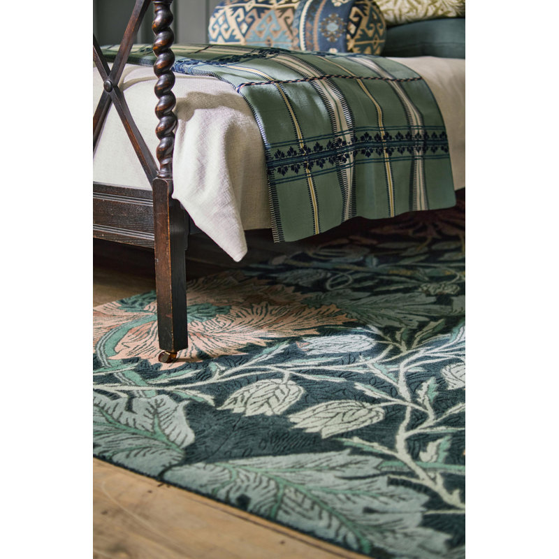 Hand Tufted Wool Floral Area Rug in Tump Green, Rectangle 6'7" x 9'2"