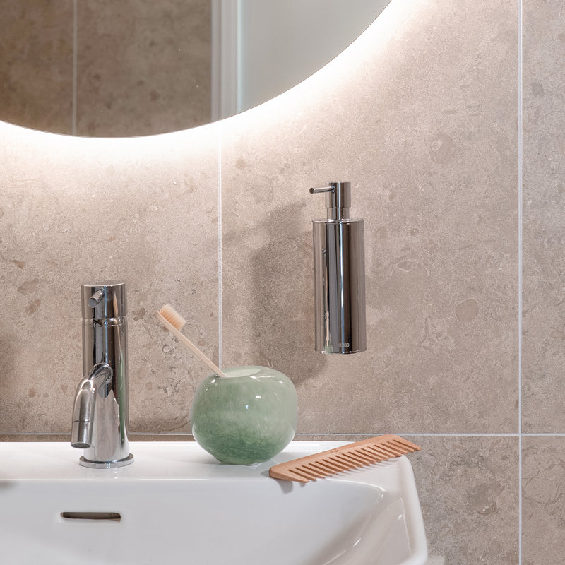 Écusson carré de distributeur de savon / lotion mural , Chrome poli