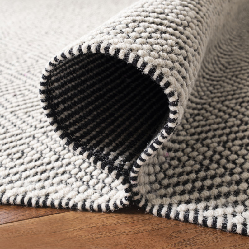 Vermont 6' x 9' Black and Ivory Wool Geometric Rug