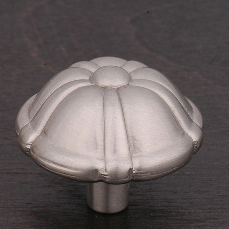 Poignée pétale CK Series, Diamètre du bouton 1,5 po, Nickel satiné