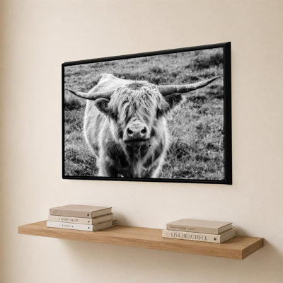 «Highland Cow Staring Contest» par Nathan Larson - impression sur toile