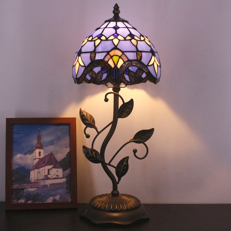 Petite lampe de table Tiffany bleue en verre coloré de style baroque avec rallonge en métal et lampe de bureau à mémoire de forme 8 x 20 pouces