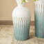 Vases abstraits en métal turquoise