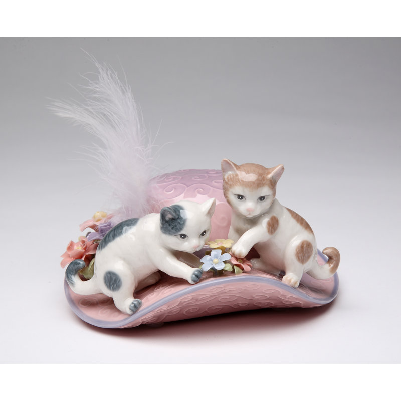 Figurine musicale Deux chats sur un chapeau