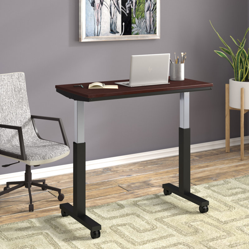 Bureau debout Kershner, H 43,25 po x l 70,94 po x P 23,63 po, Acajou / Noir