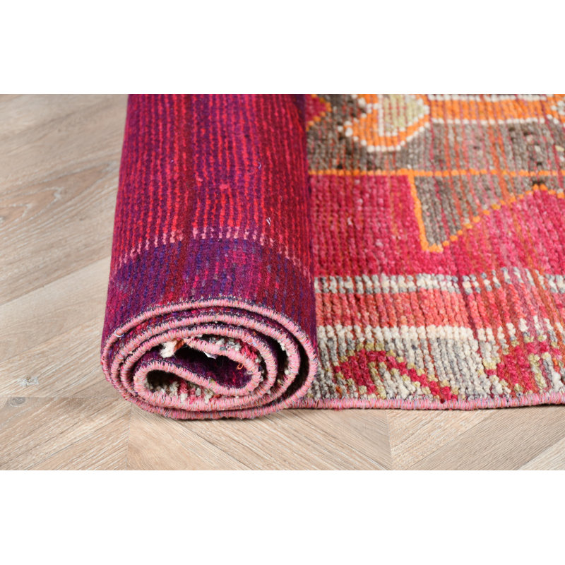 Tapis turc Herki fait à la main en rose, idéal pour les couloirs et les espaces de cuisine en laine avec un attrait rétro