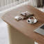 Bureau minimaliste léger et luxueux-945827291