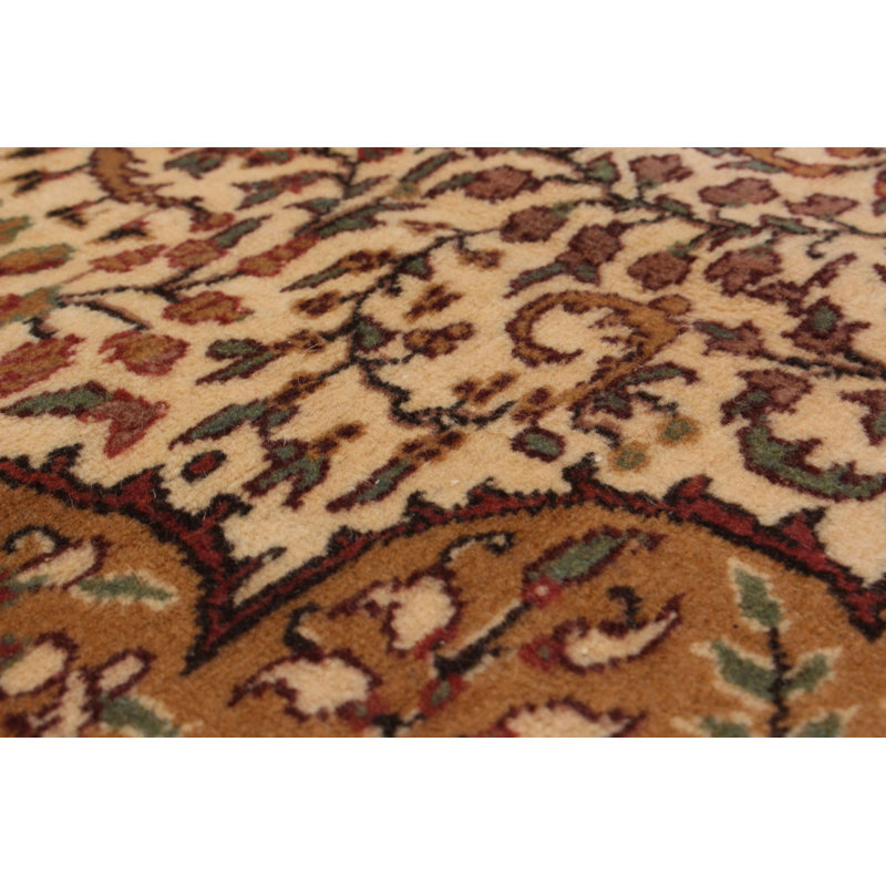 Tapis unique en laine noué à la main beige et brun de style années 1980 de 6 pi 5 po x 9 pi 10 po Hereke Quention