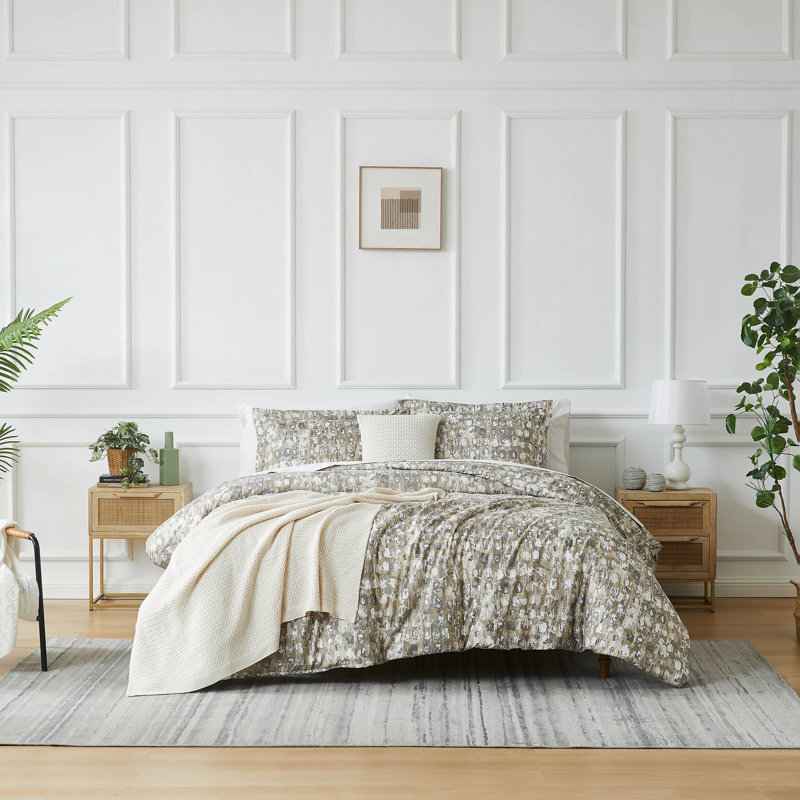 Rhythm Oversized Reversible lightweight Comforter Holiday Bedding Set, Twin  Comforter + 3 Additional Pieces, Gray Abstract