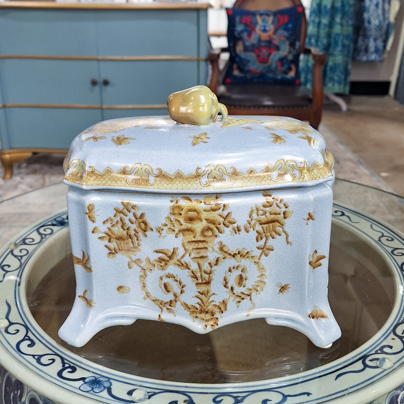 Boîte décorative en porcelaine faite à la main