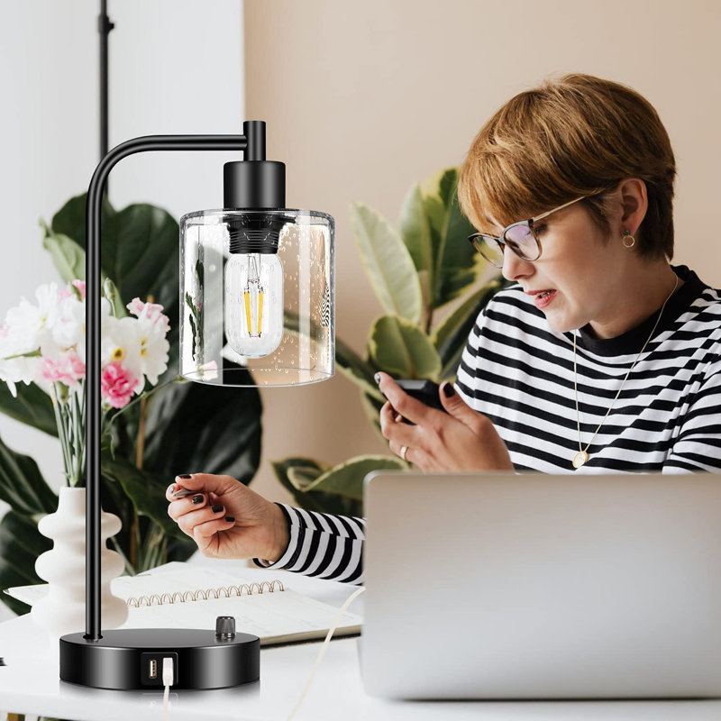 Sterlington Metal USB Table Lamp, Black