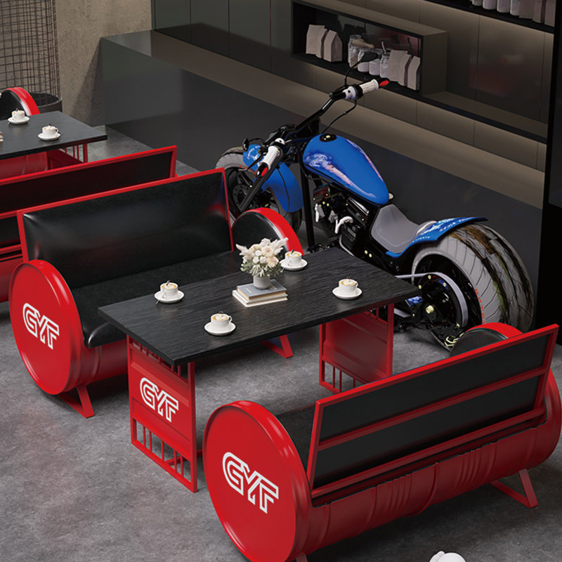 Table et chaises de style baril industriel