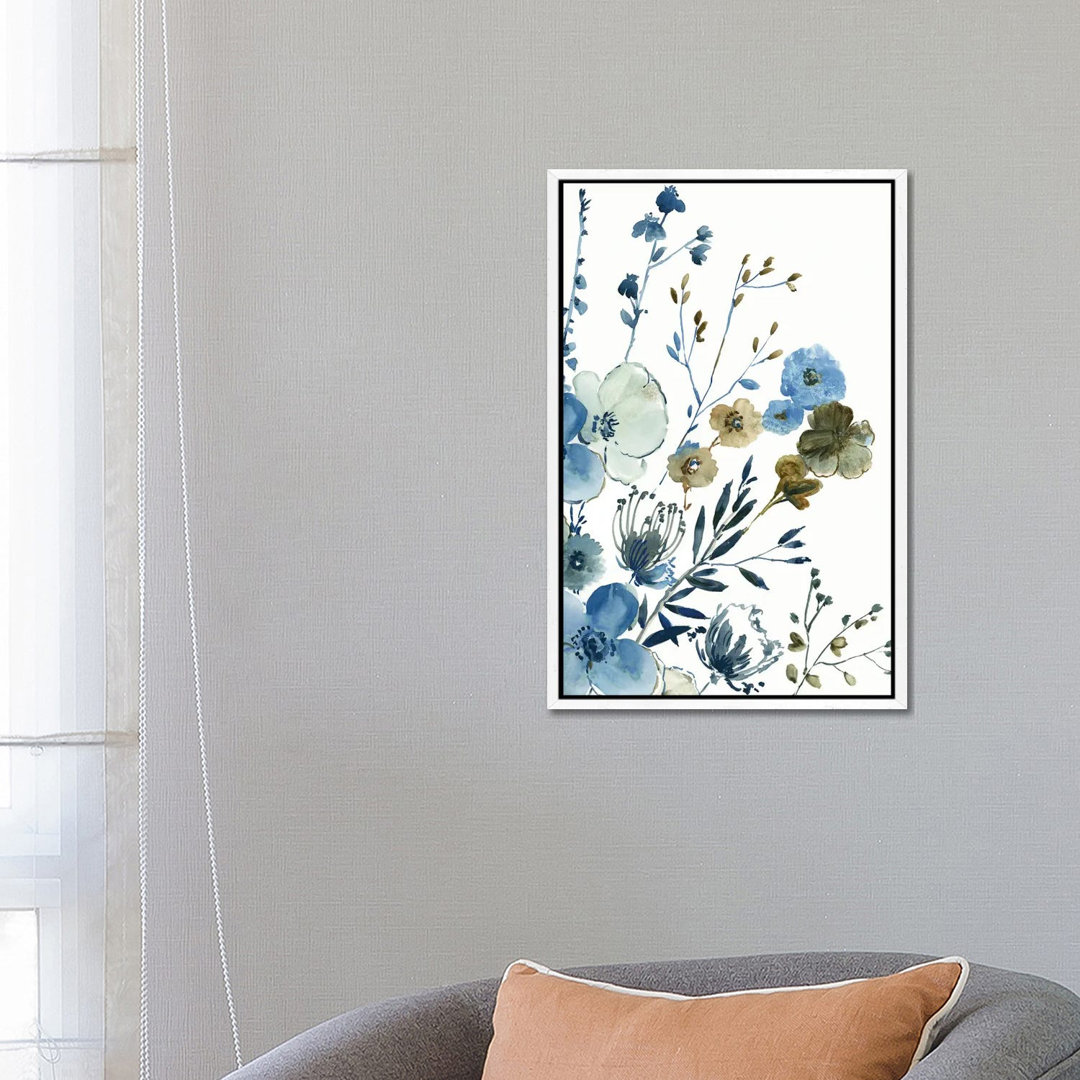 Blue Blossoming Garden I von Asia Jensen - Galerie-verpackte Leinwand Giclée auf Leinwand