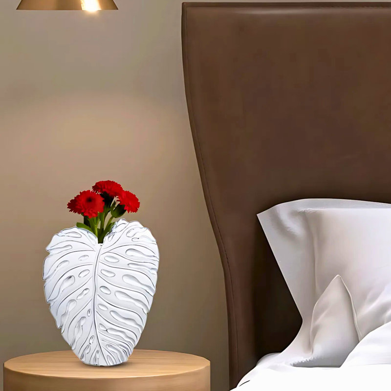 Monarrez Leaf Polyeresin Table Vase