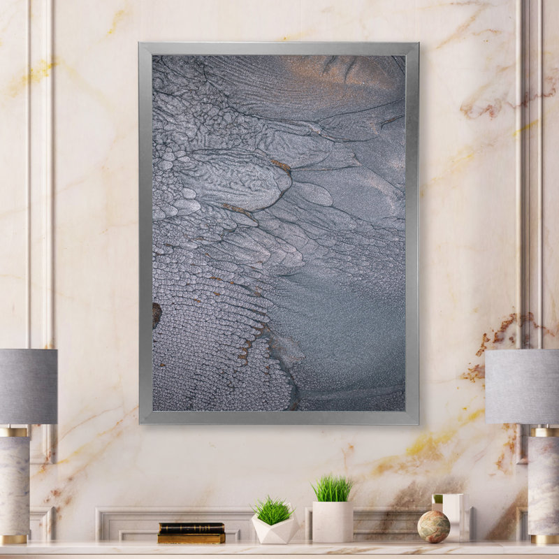 «Dramatic Grey», art mural moderne sur toile, Cadre photo argenté, H 44 po x l 34 po x P 1,5 po