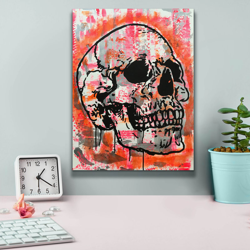 «Orange Skull» par Dean Russo, H 16 po x l 12 po x P 0,75 po
