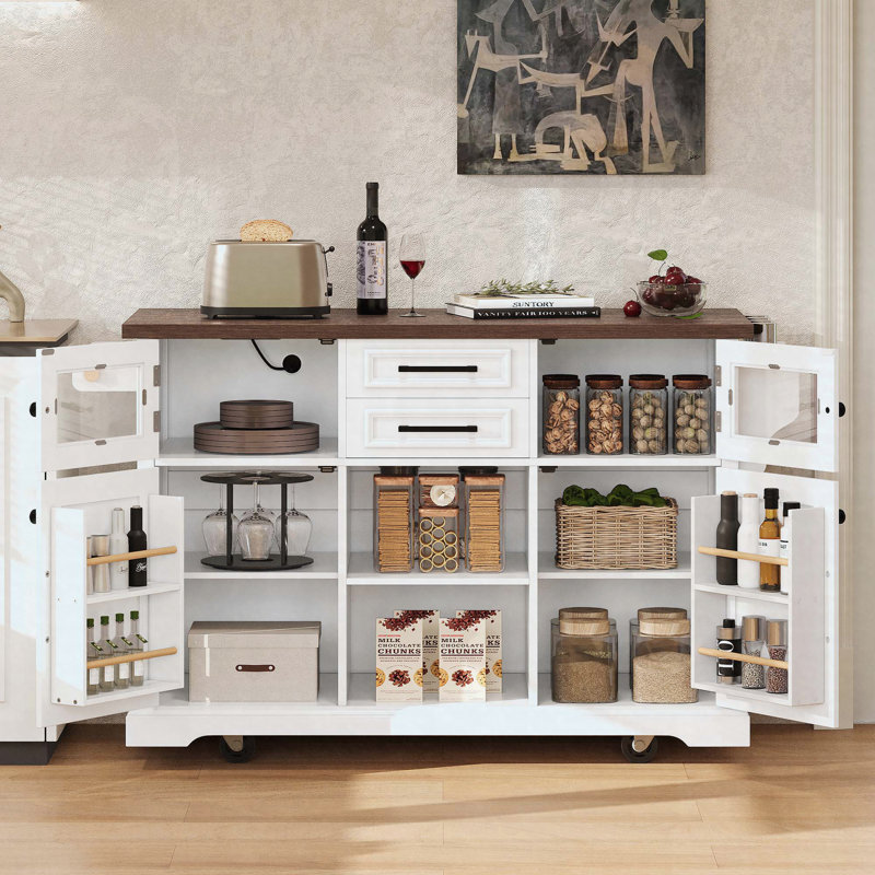 Îlot de cuisine 54,9 po avec rallonge, prise de courant, chariot de rangement de cuisine avec 4 tablettes de porte, portes de grange en croix et porte en verre visuel, îlot de cuisine roulant sur 4 roues pour la cuisine, la salle à manger, blanc