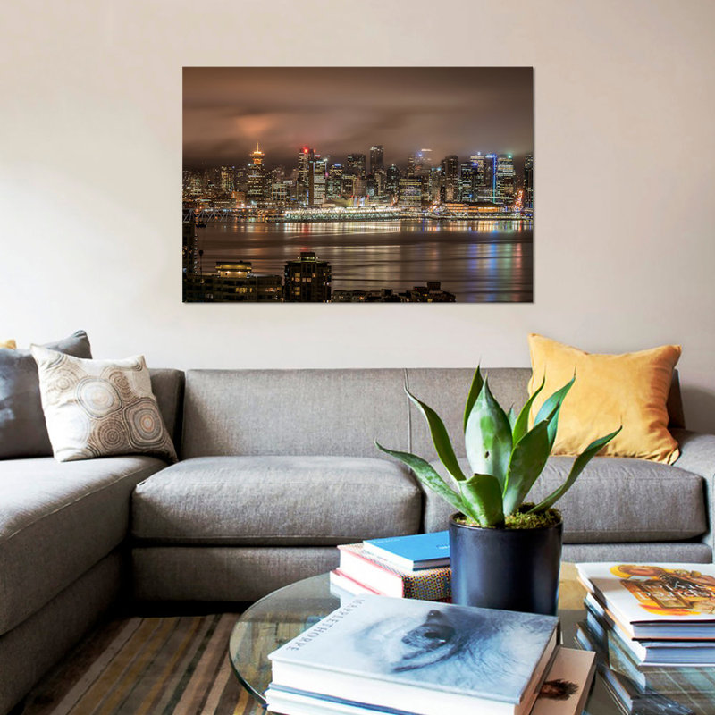 «Vancouver Night» par Tim Oldford - reproduction murale sur toile, H 18 po x l 26 po x P 1,5 po, Toile encadrée noire