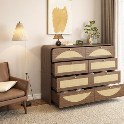 Commode Clerka à 8 tiroirs avec façades en rotin tressé, commode aux détails incurvés