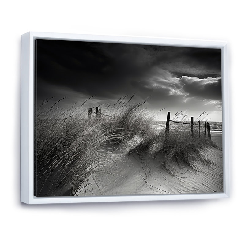 «Black and White Beach Scenery I - Coastal Beach», art mural encadré, H 34 po x l 44 po x P 1,5 po, Cadre flottant blanc
