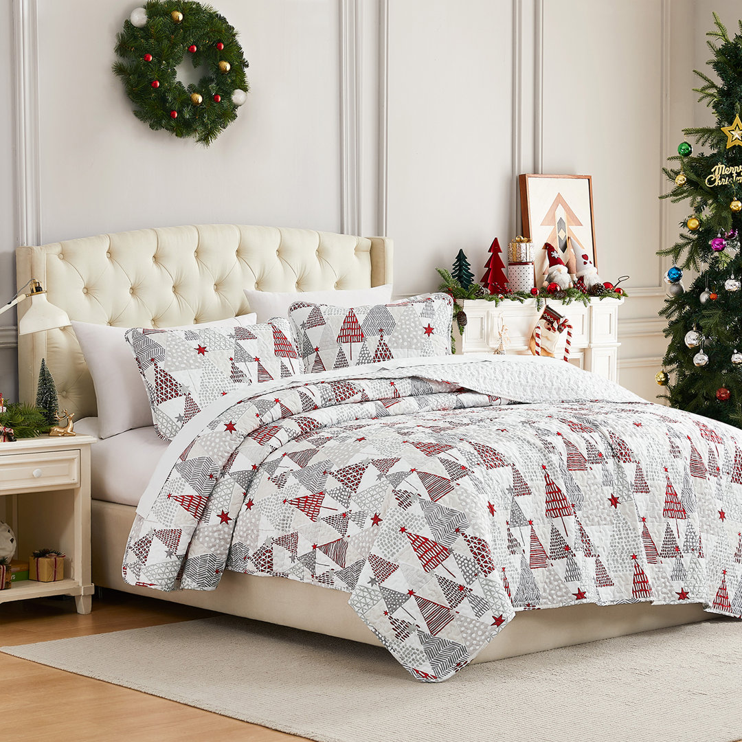 Merry and Bright Oversized Reversible Holiday Bedding lightweight Quilt Set with shams SouthShore Fine Linens 