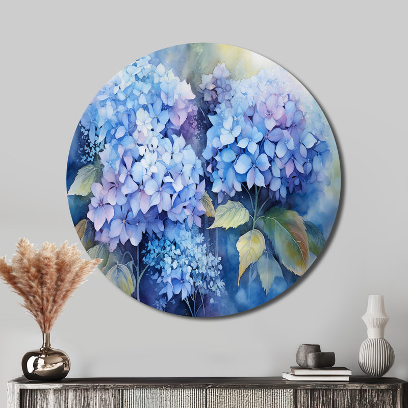 «Blue Hydrangea Farmhouse Still Life I», art mural floral rond en métal, H 23 po x l 23 po