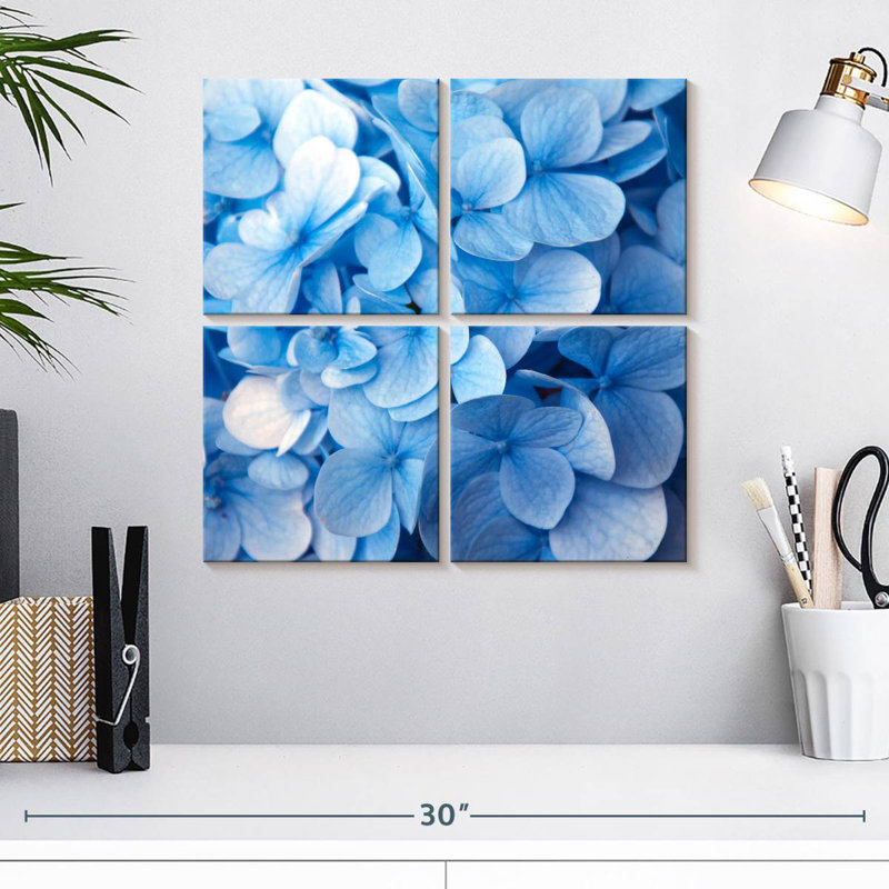 Fleurs bleues Harnek, H 18 po x l 18 po