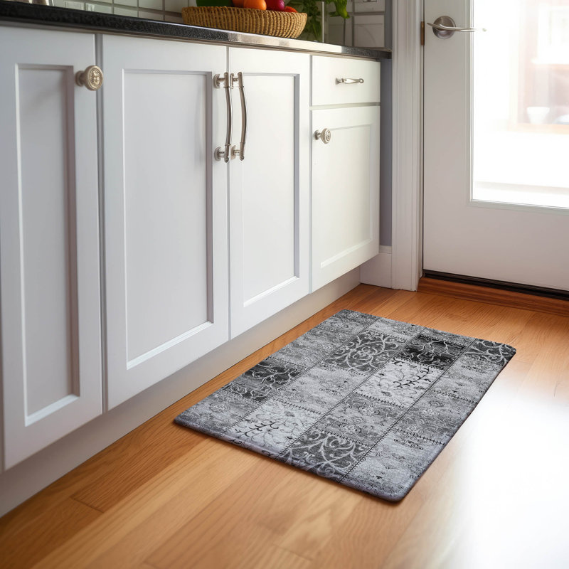Premium Machine Washable Cerrito AMF566 Gray Rug, Rectangle 1'8" x 2'6"