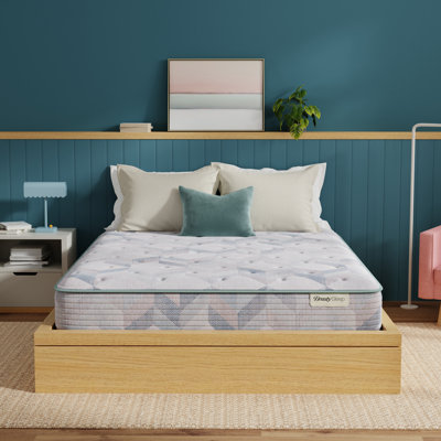 Matelas de beauté moyen dans une boîte