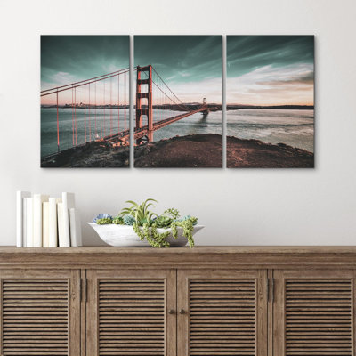 Pont en or rouge à San Francisco avec photo de paysage nautique côtier délavé