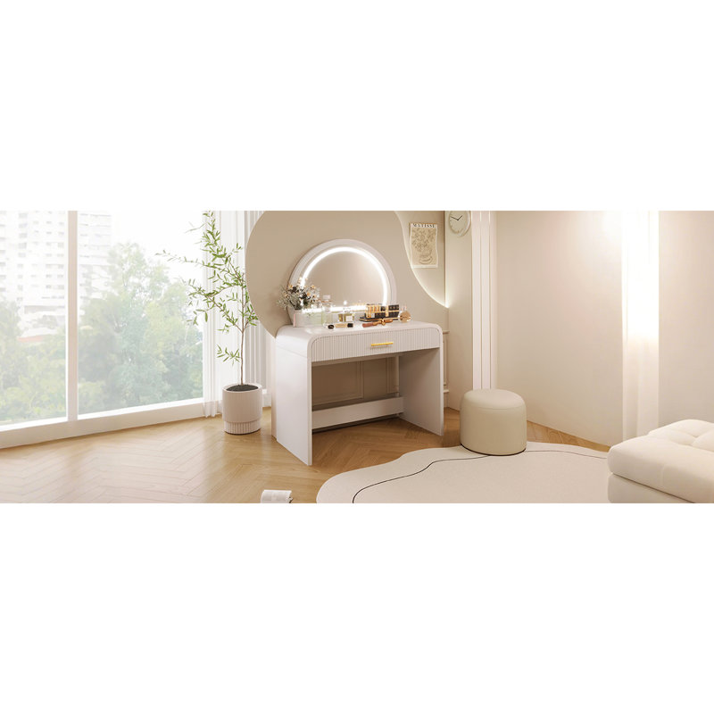 Meuble-lavabo pour chambre à coucher 39 "avec miroir et tiroir éclairés, blanc. Coins courbés. Rangement suffisant pour les essentiels de beauté. Et confortable. Facile à assembler