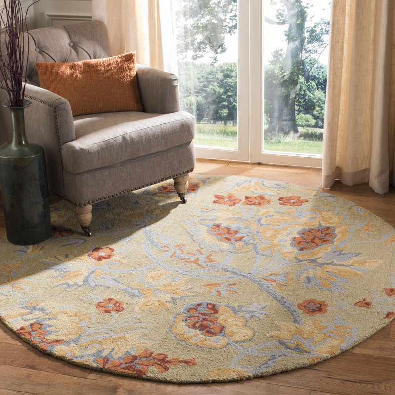 Emrick Hand Hooked Wool/Cotton/Latex Floral Rug in Beige, Round 6'